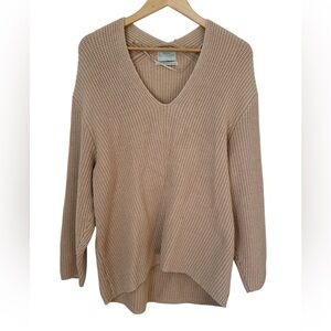 Urban Outfitters Women's V-Neck Sweater in Beige
